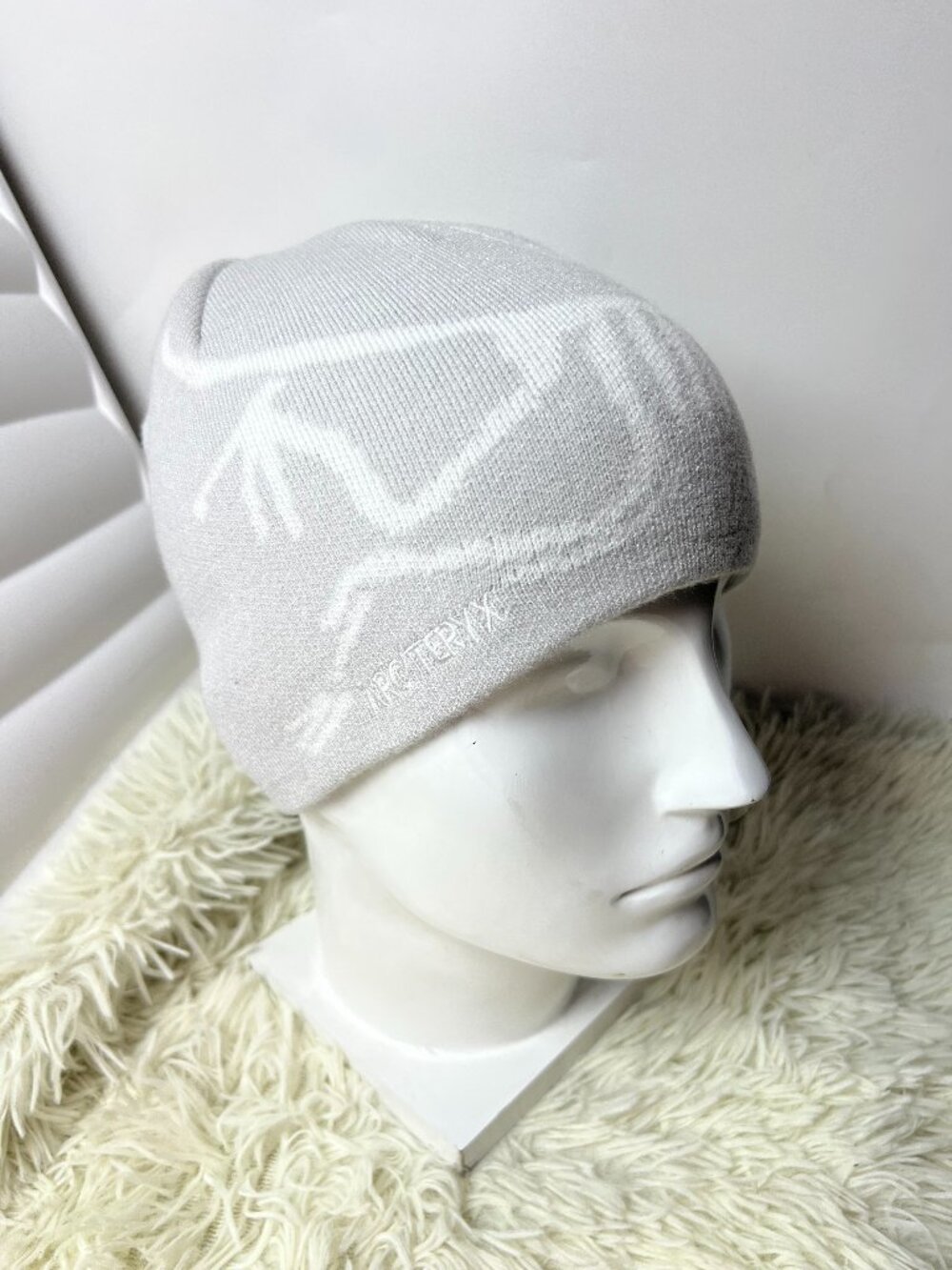 Arc’teryx Bird Design Winter Beanie Hat Cozy Knit Skull Cap Outdoor Sports Hat M